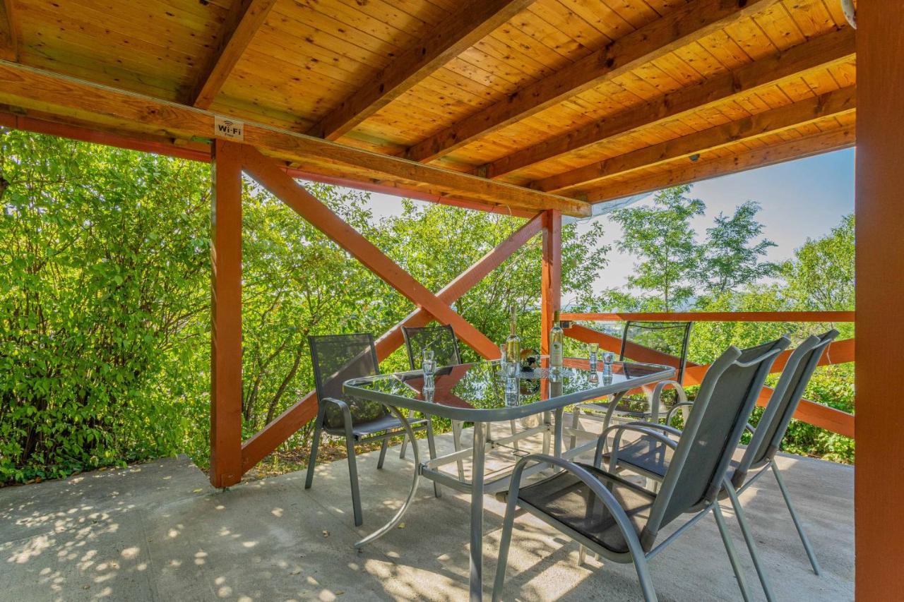 Panorama Apartmanhaz Естергом Екстериор снимка