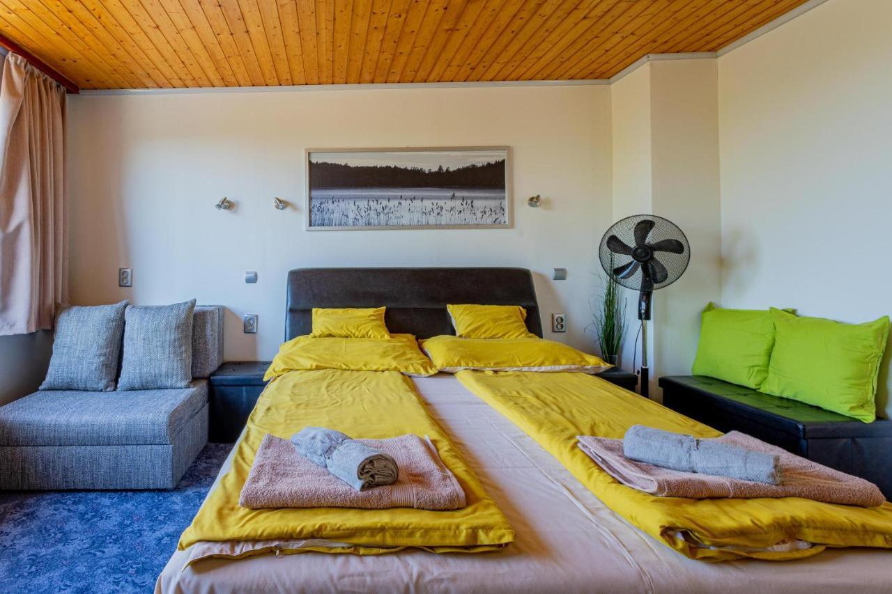 Panorama Apartmanhaz Естергом Екстериор снимка
