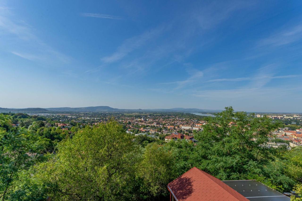 Panorama Apartmanhaz Естергом Екстериор снимка